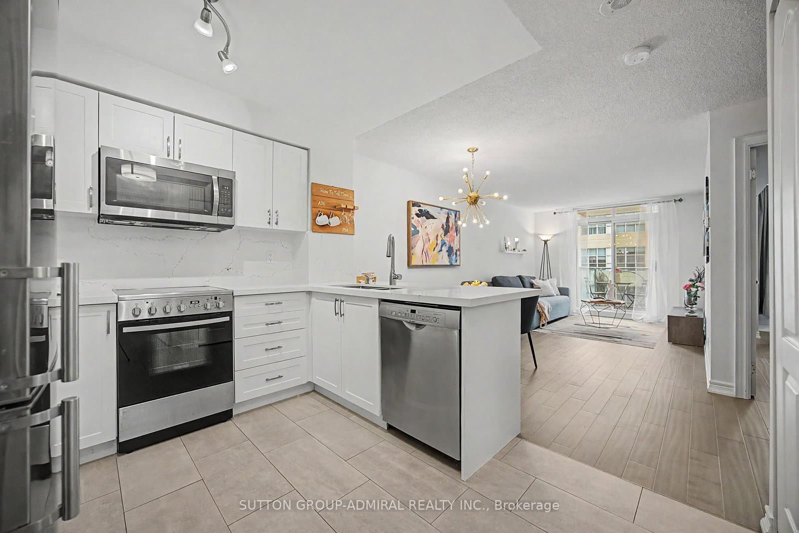 212 Eglinton Avenue, Unit 706 thumbnail 3