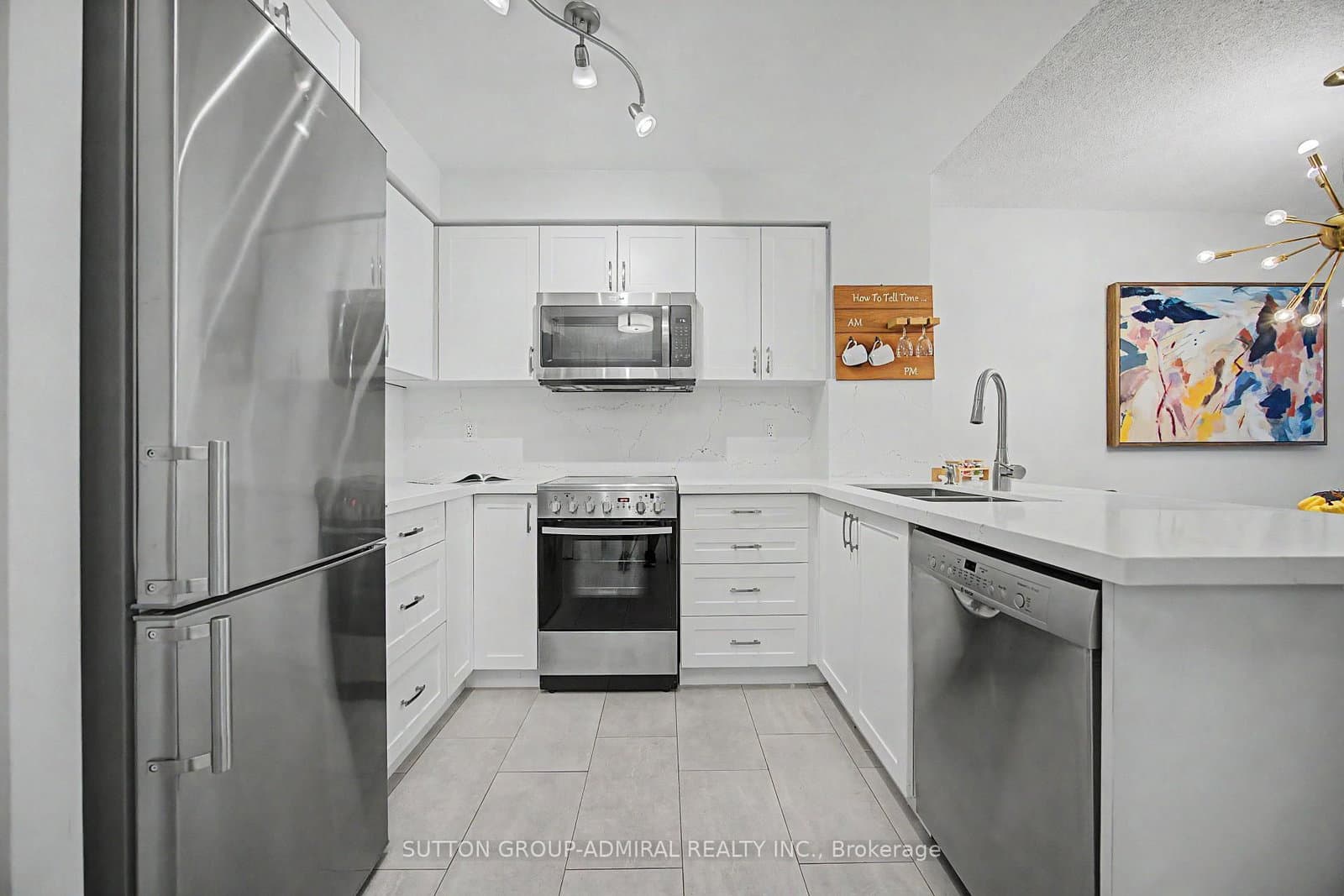 212 Eglinton Avenue, Unit 706 thumbnail 4