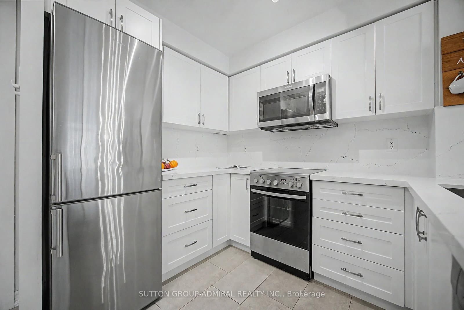 212 Eglinton Avenue, Unit 706 thumbnail 5