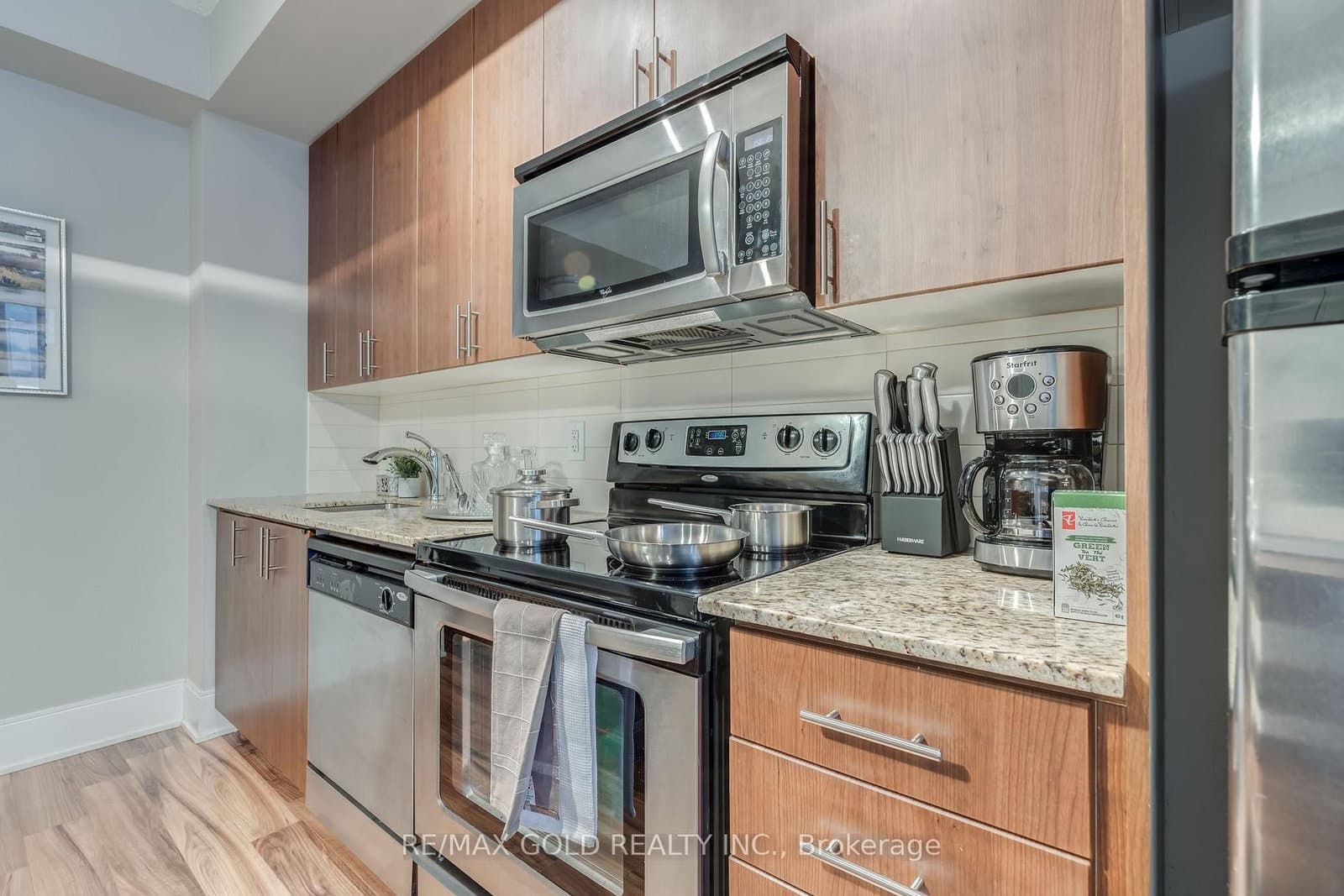 560 Front Street W, Unit 809 thumbnail 11