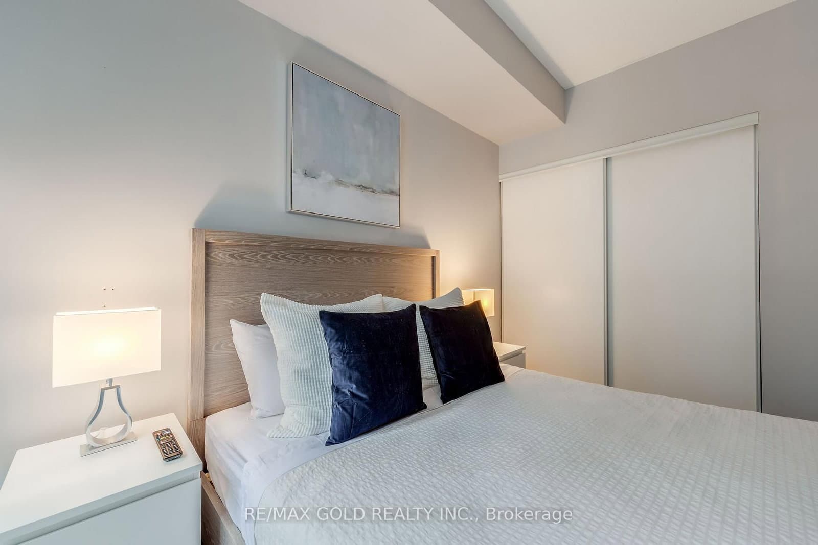560 Front Street W, Unit 809 thumbnail 22