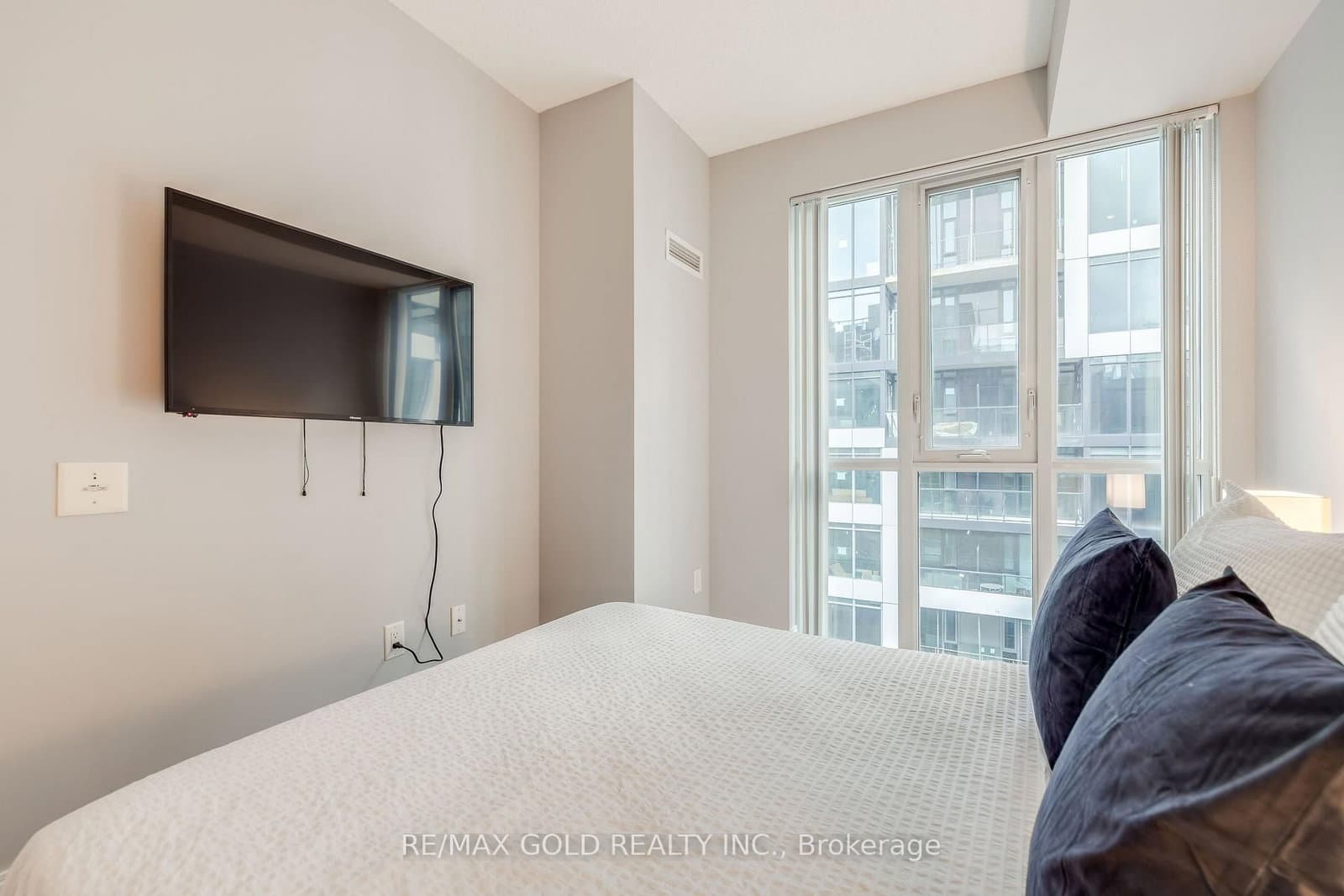 560 Front Street W, Unit 809 thumbnail 23