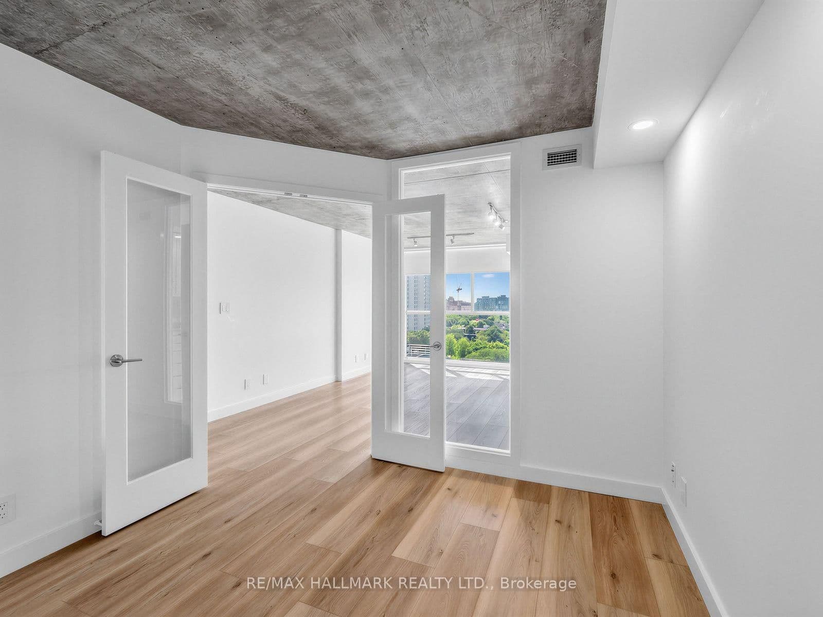 96 St Patrick Street, Unit 1211 thumbnail 19