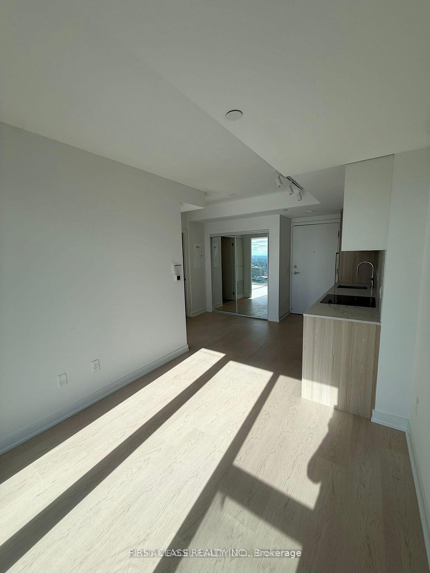 252 Church Street, Unit 5516 thumbnail 11