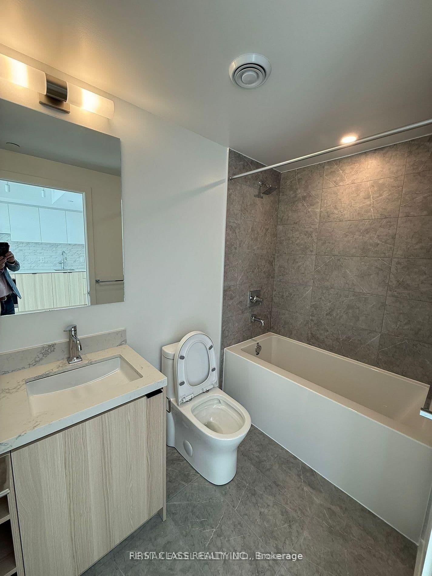 252 Church Street, Unit 5516 thumbnail 17