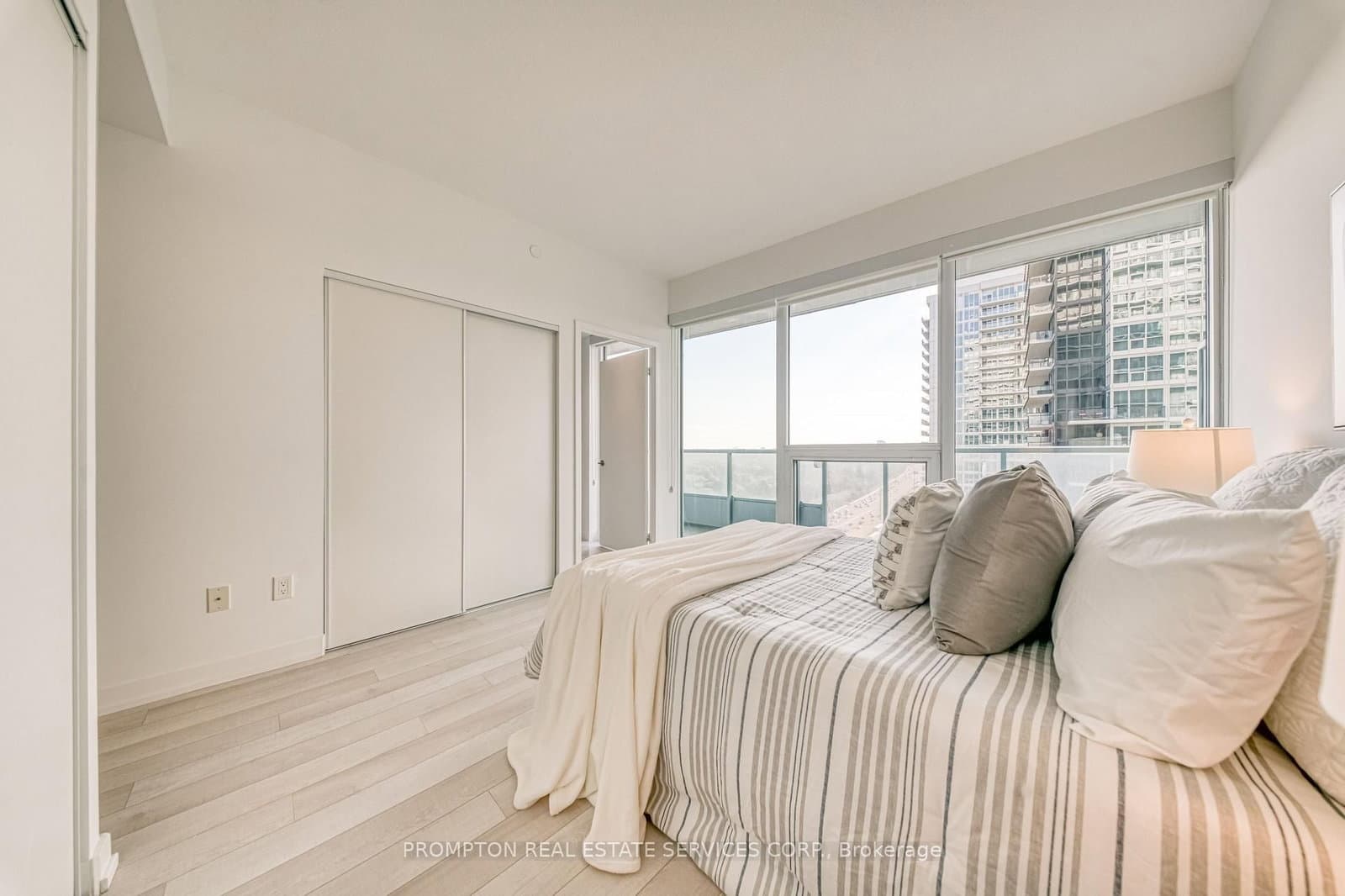 115 Mcmahon Drive, Unit 2511 thumbnail 16