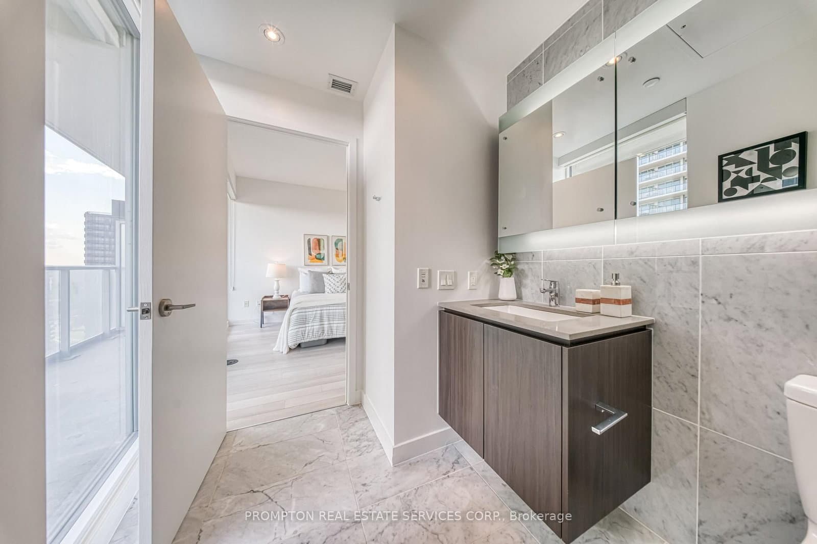 115 Mcmahon Drive, Unit 2511 thumbnail 18
