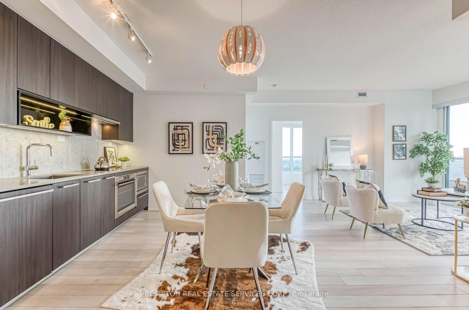 115 Mcmahon Drive, Unit 2511 thumbnail 4