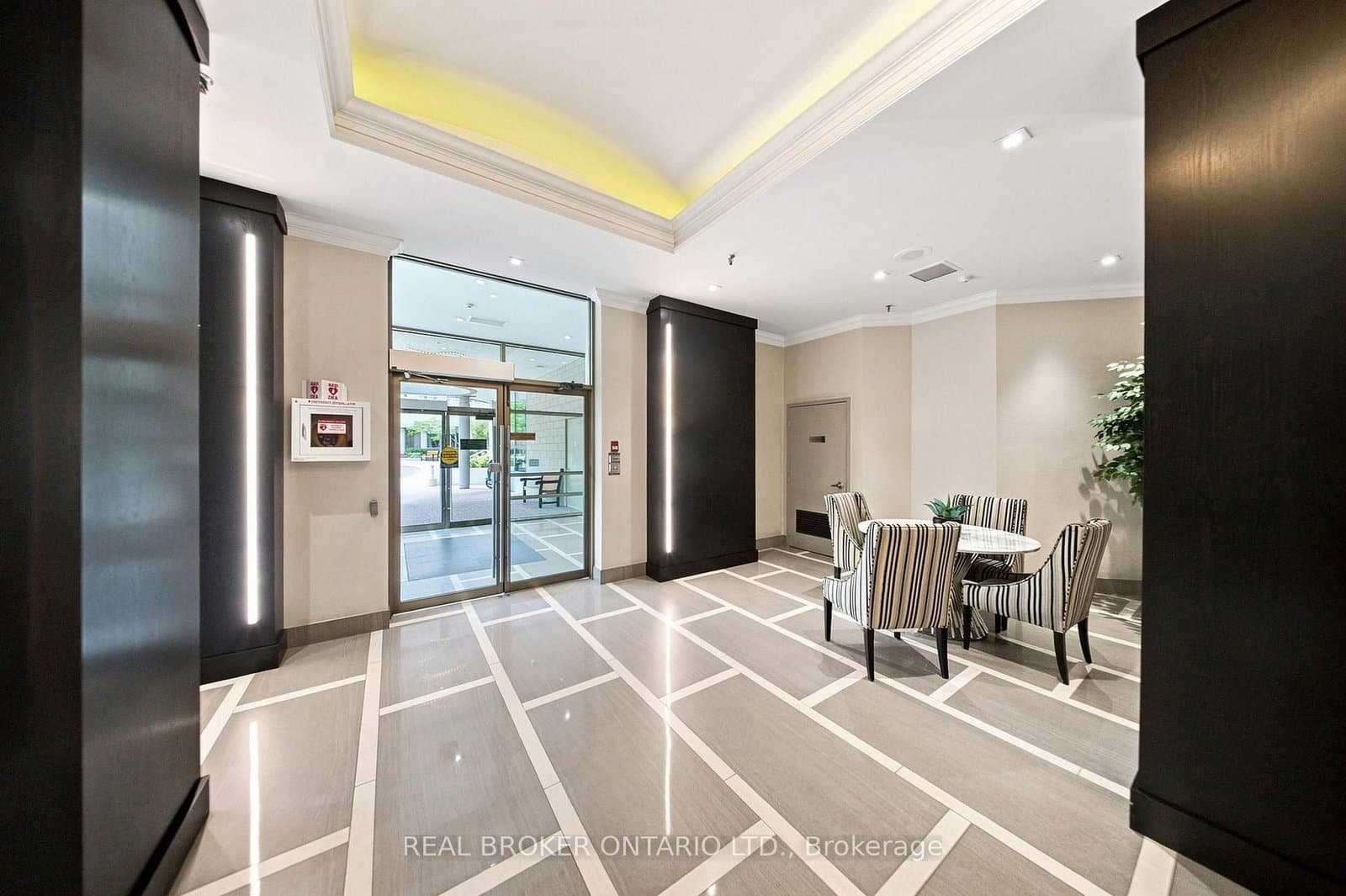 205 Wynford Drive, Unit 2207 thumbnail 2