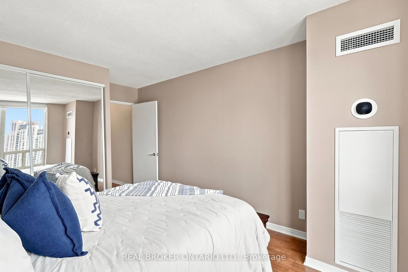 205 Wynford Drive, Unit 2207 thumbnail 24