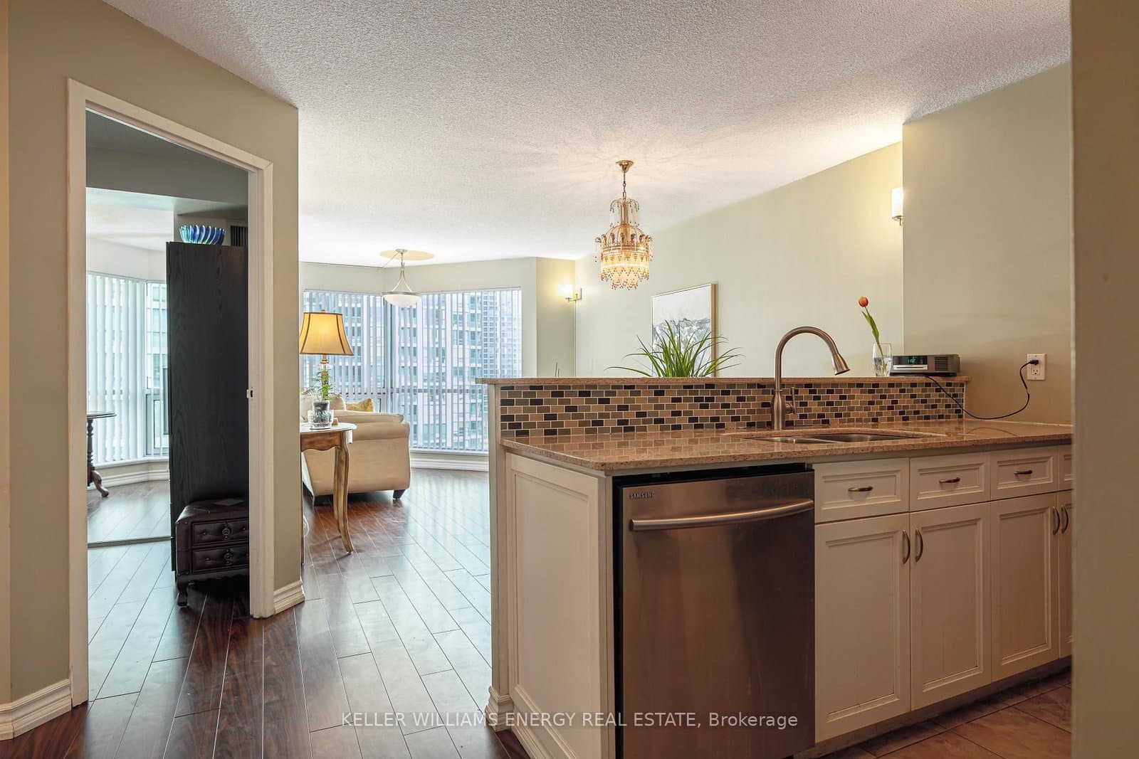 10 Yonge Street, Unit 1604 thumbnail 3