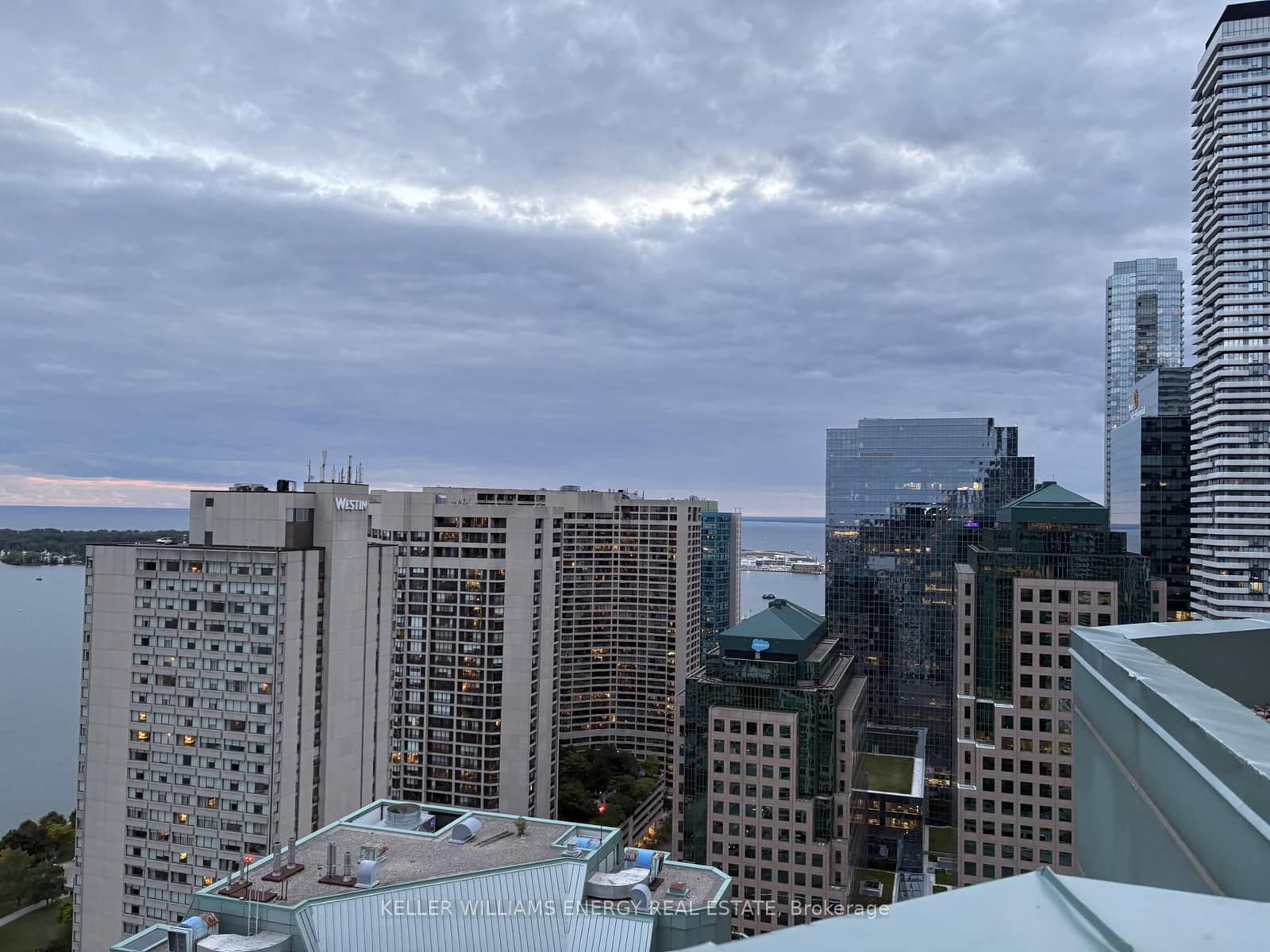 10 Yonge Street, Unit 1604 thumbnail 42