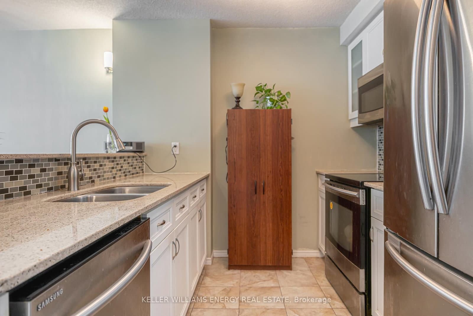 10 Yonge Street, Unit 1604 thumbnail 5