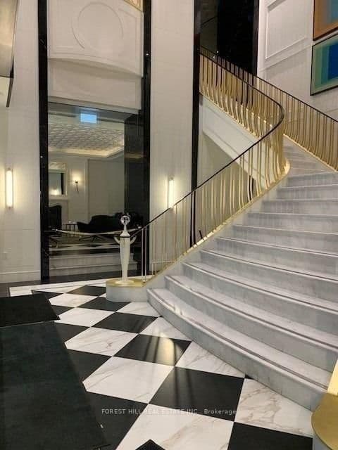 955 Bay Street, Unit 807 thumbnail 17