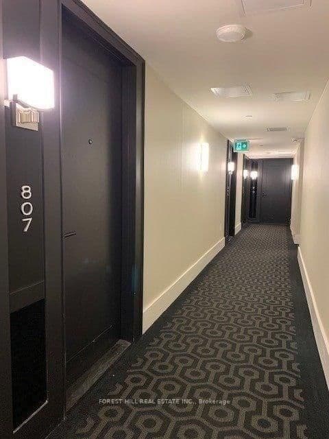 955 Bay Street, Unit 807 thumbnail 3