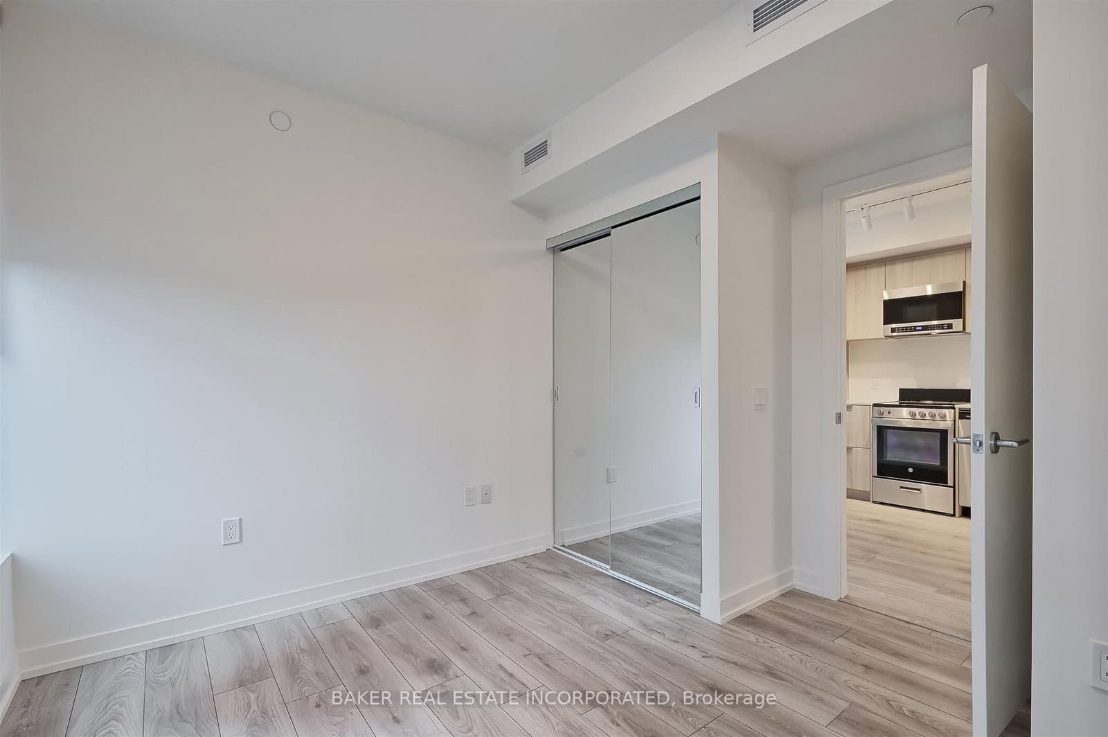 223 Redpath Avenue, Unit 3402 thumbnail 8
