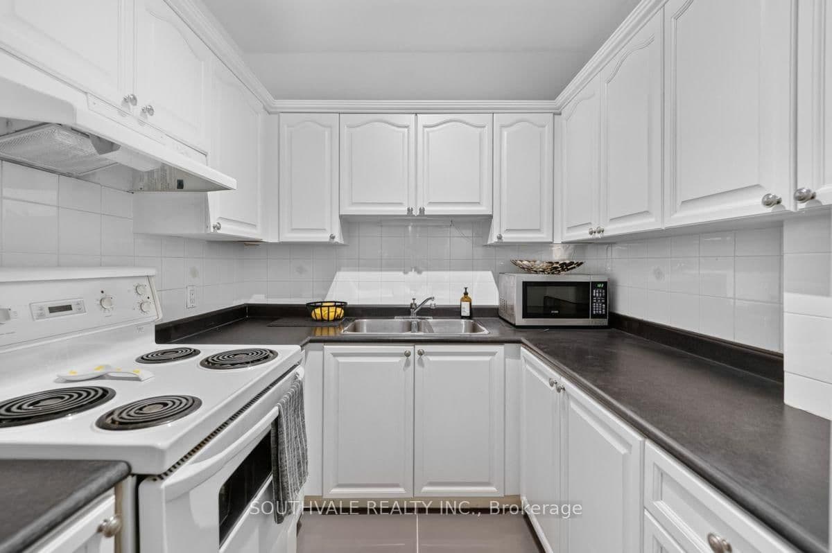 393 King St. W, Unit 1107 thumbnail 22