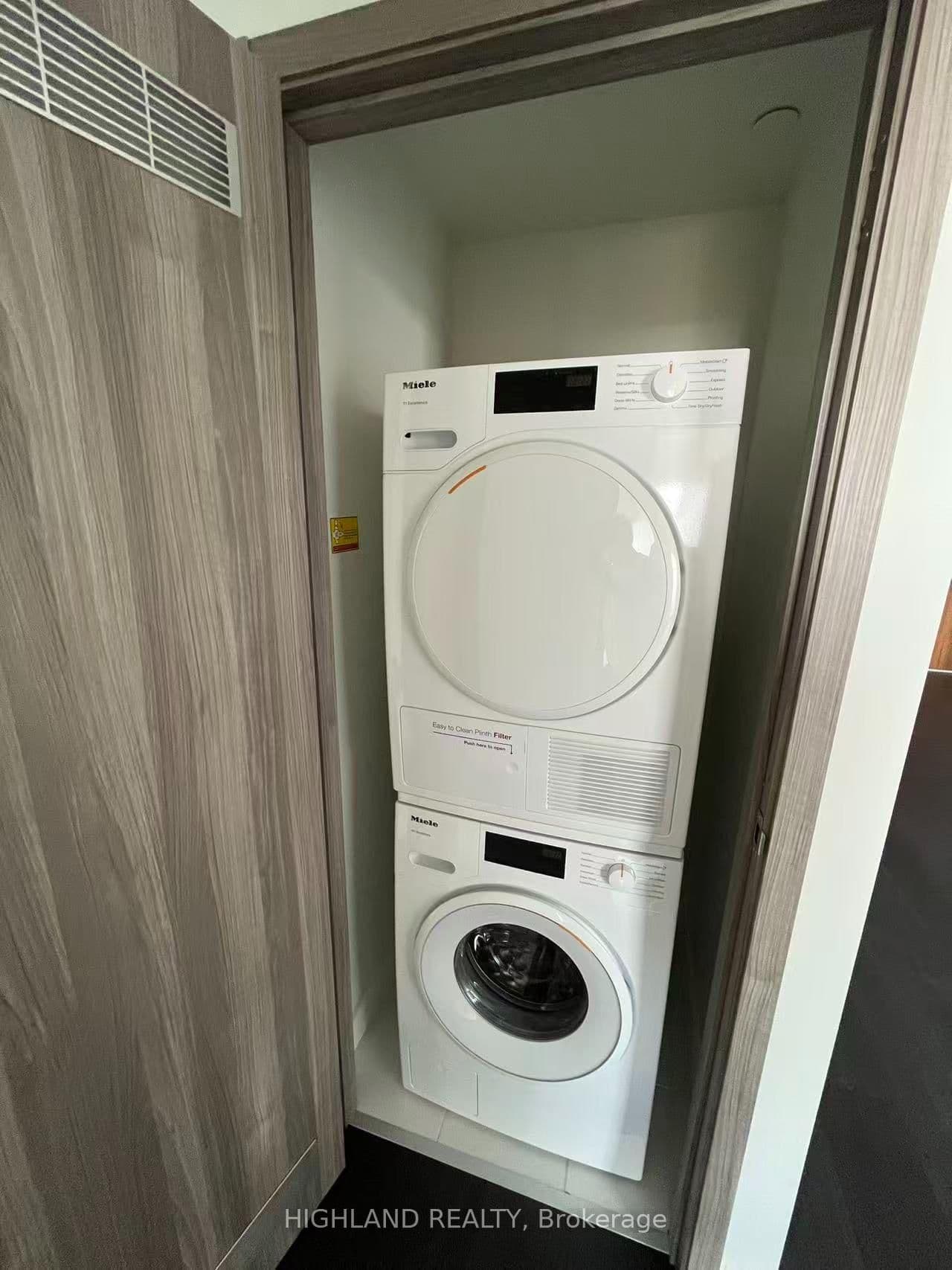 85 Mcmahon Drive, Unit 2808 thumbnail 10