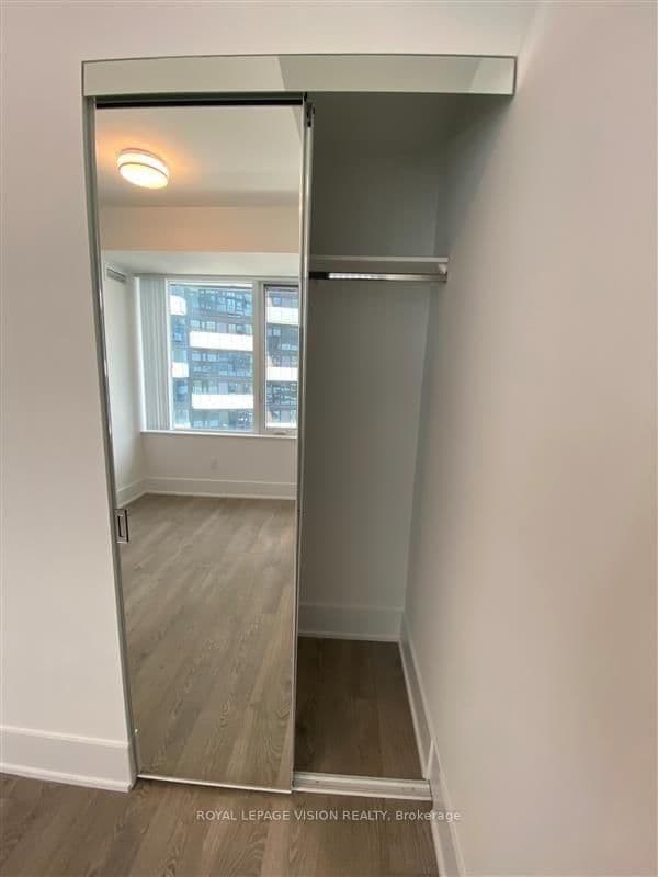 470 Front Street W, Unit 1210 thumbnail 8