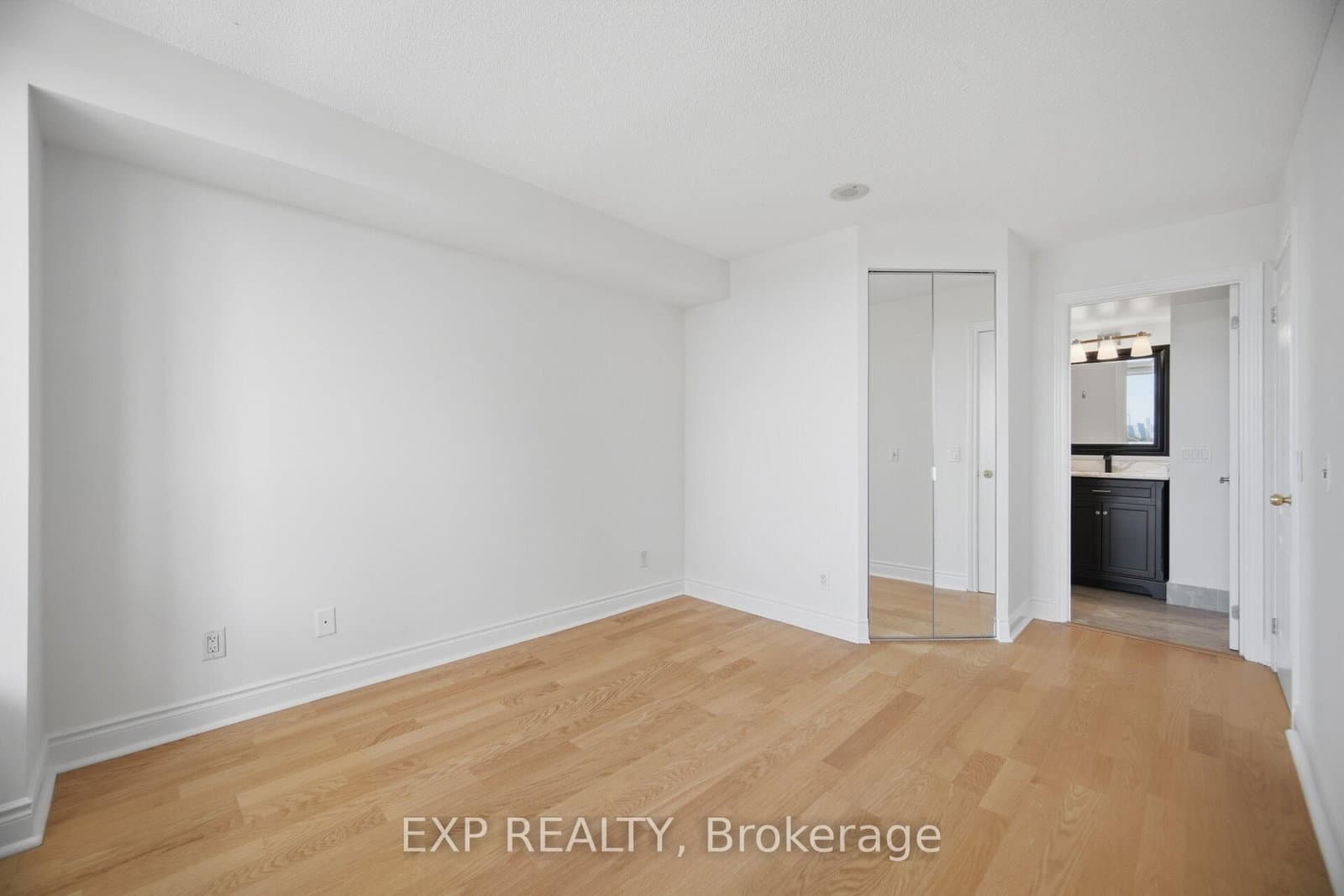 1103 Leslie Street, Unit 1103 thumbnail 13