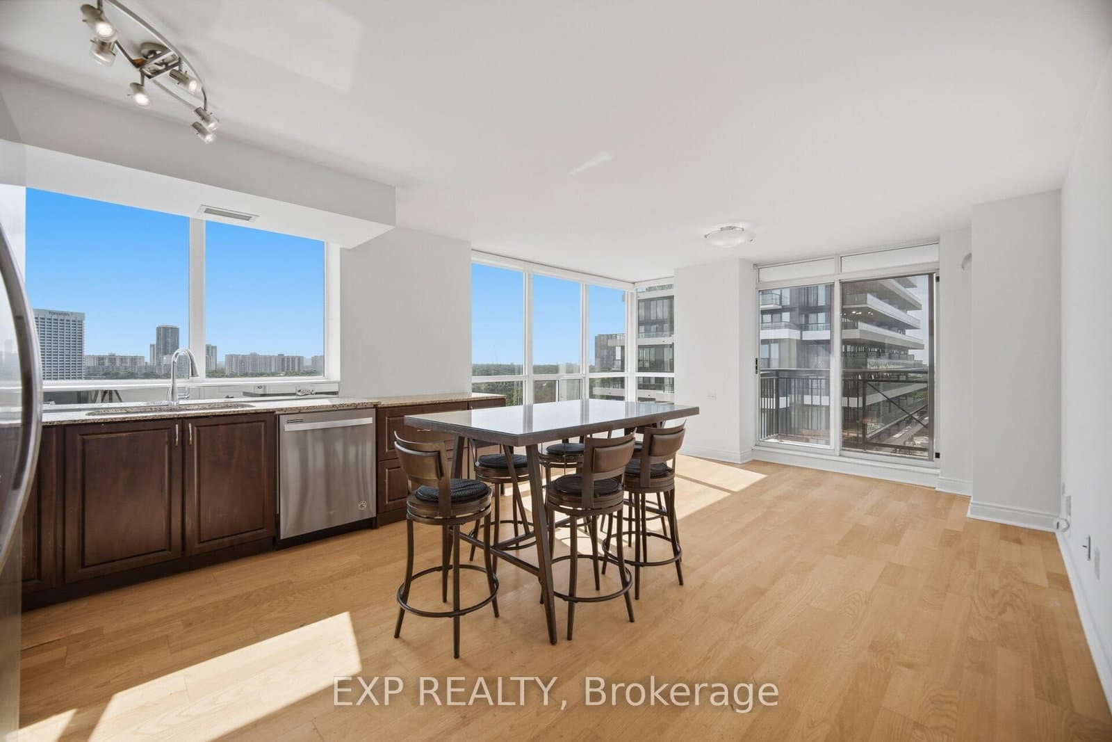 1103 Leslie Street, Unit 1103 thumbnail 6