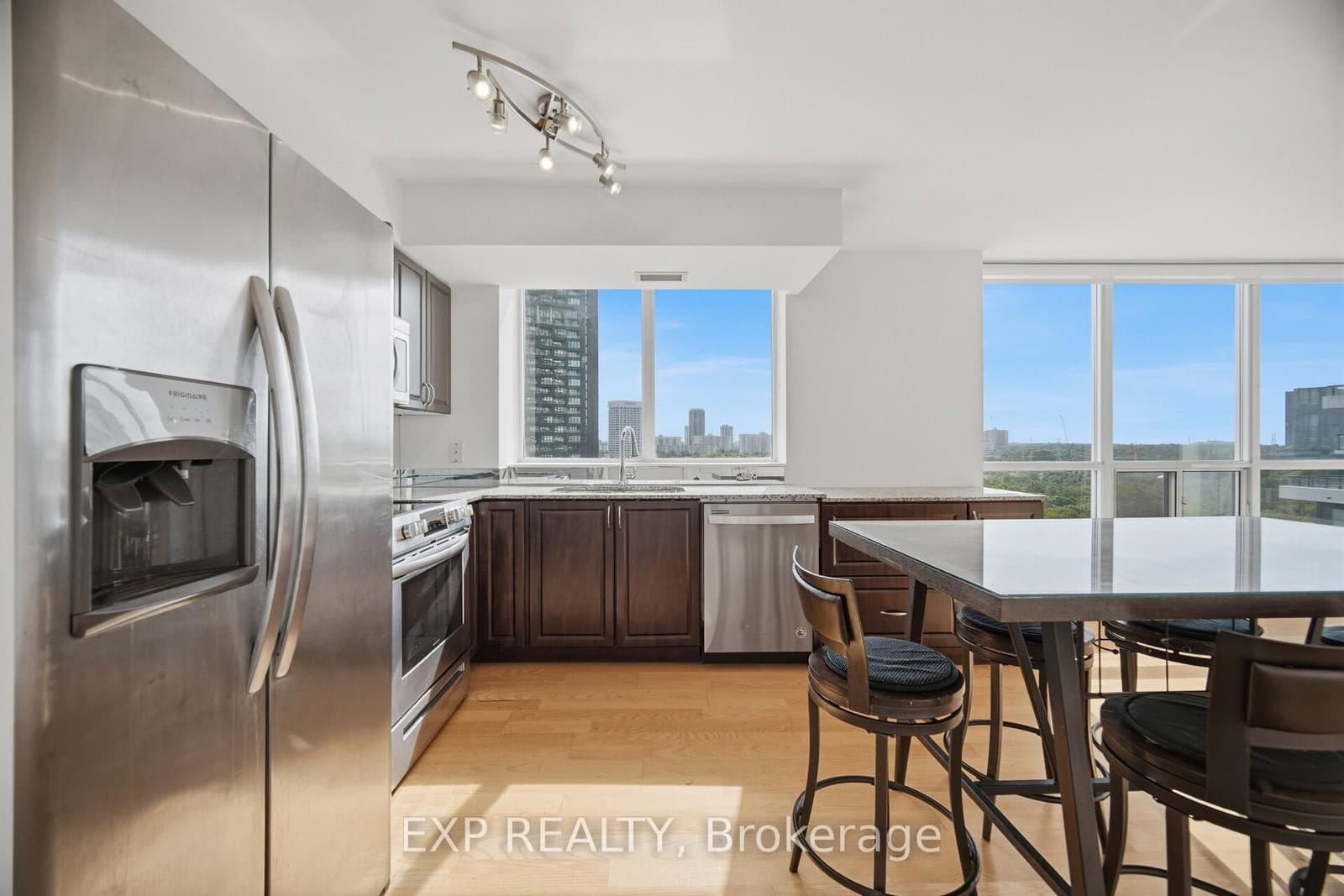 1103 Leslie Street, Unit 1103 thumbnail 7