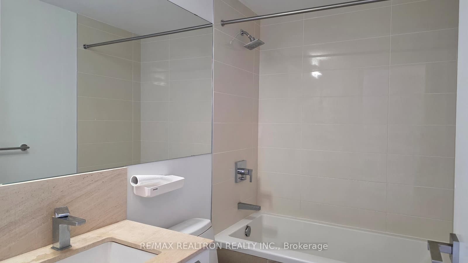 28 Wellesley Street E, Unit 1103 thumbnail 3