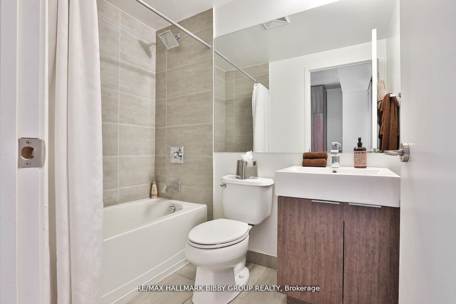 478 King Street W, Unit 606 thumbnail 16