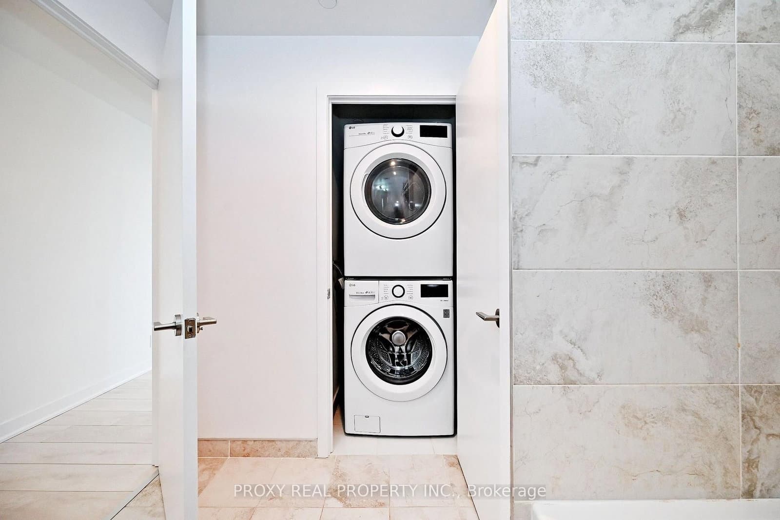 120 Parliament Street, Unit 1605 thumbnail 42