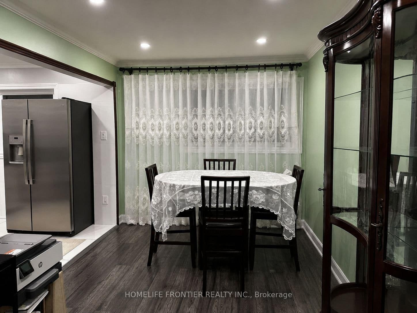 49 Red Robin Way, Unit Main and Upper Level thumbnail 4