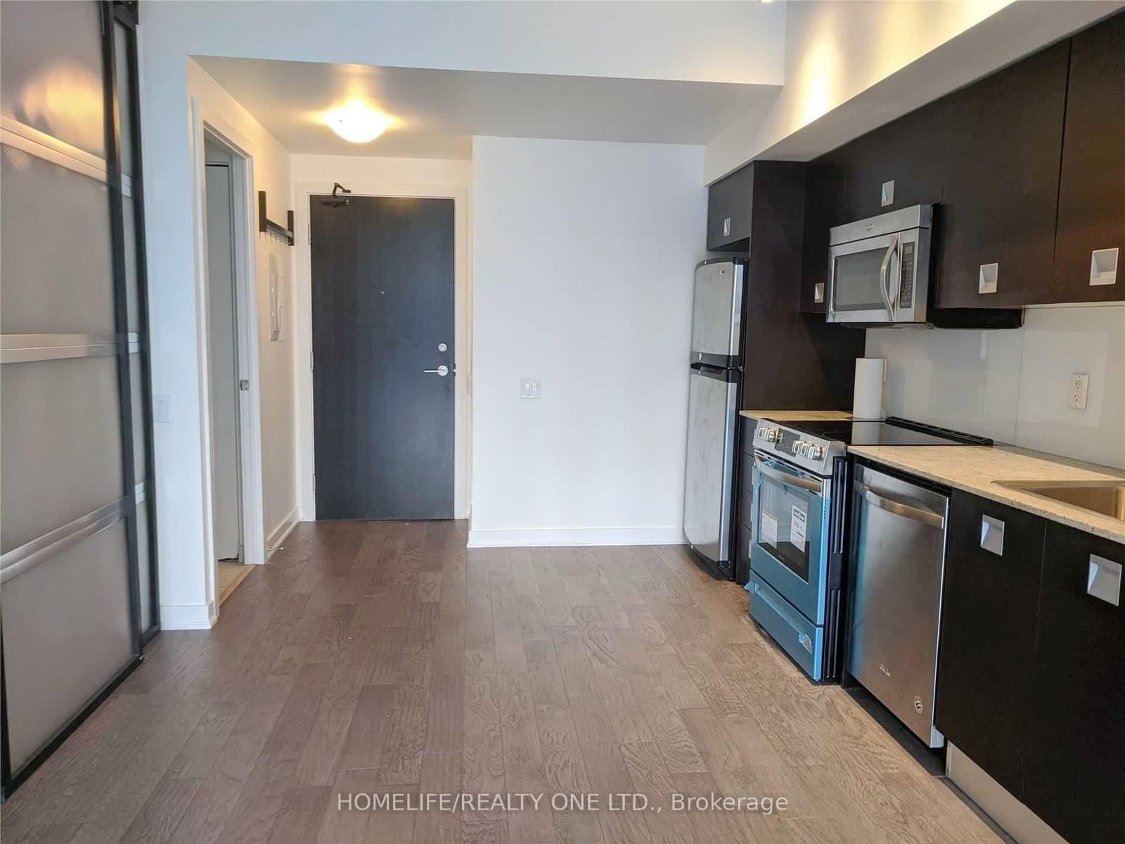 33 Charles Street E, Unit 1008 thumbnail 4
