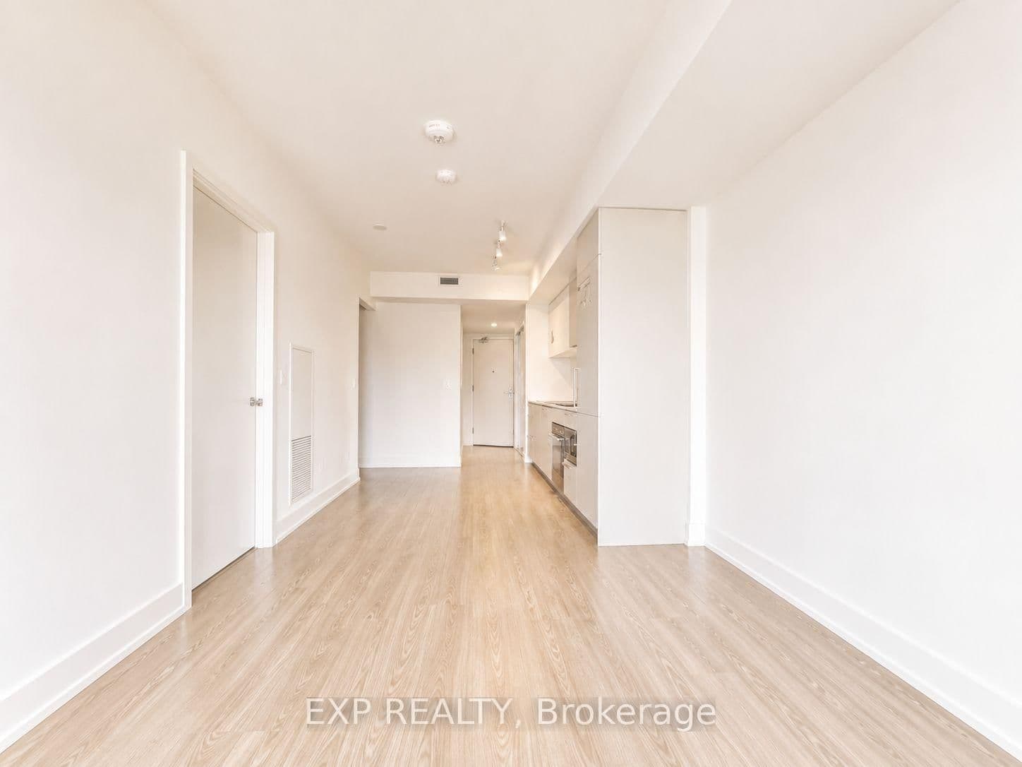 19 Western Battery Road, Unit 811 thumbnail 15
