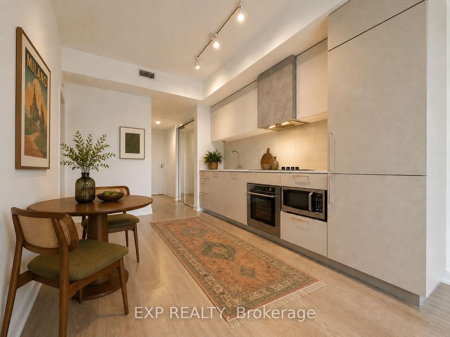 19 Western Battery Road, Unit 811 thumbnail 2