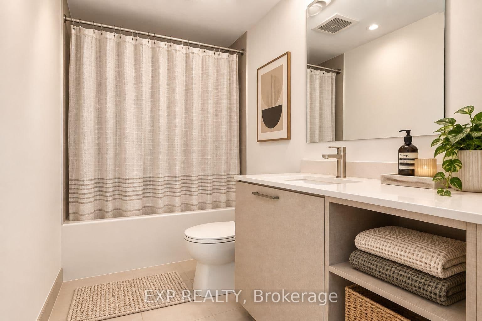 19 Western Battery Road, Unit 811 thumbnail 3