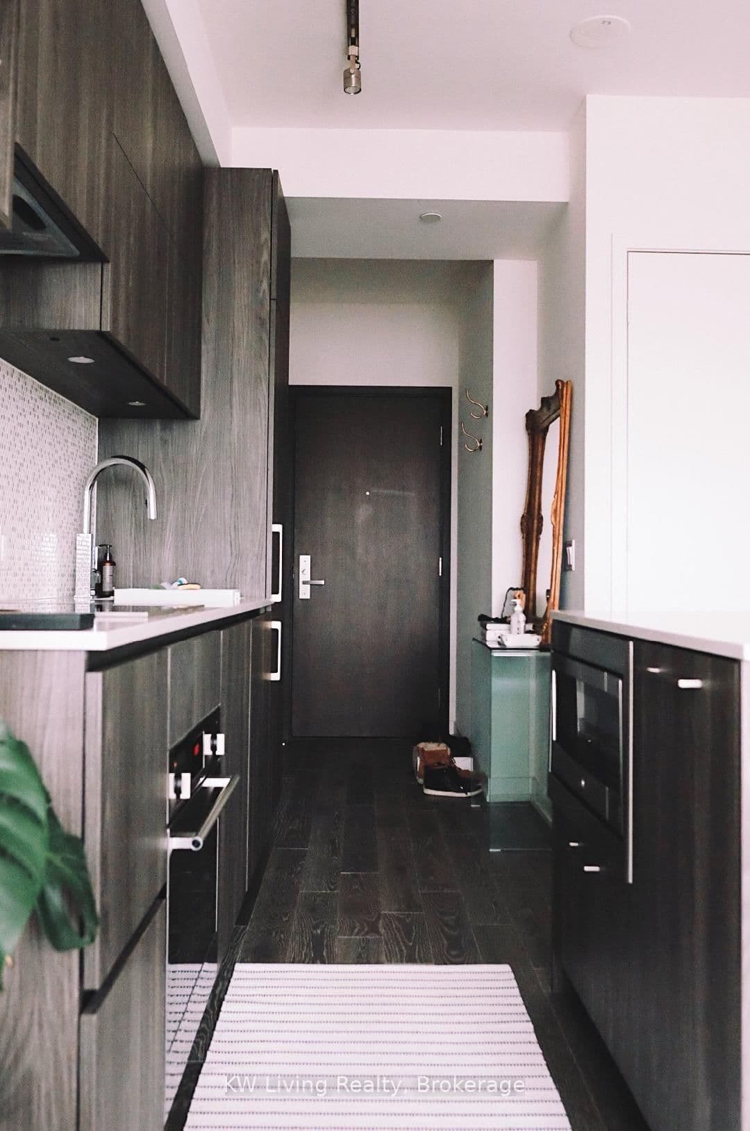 1 Yorkville Avenue, Unit 2804 thumbnail 15