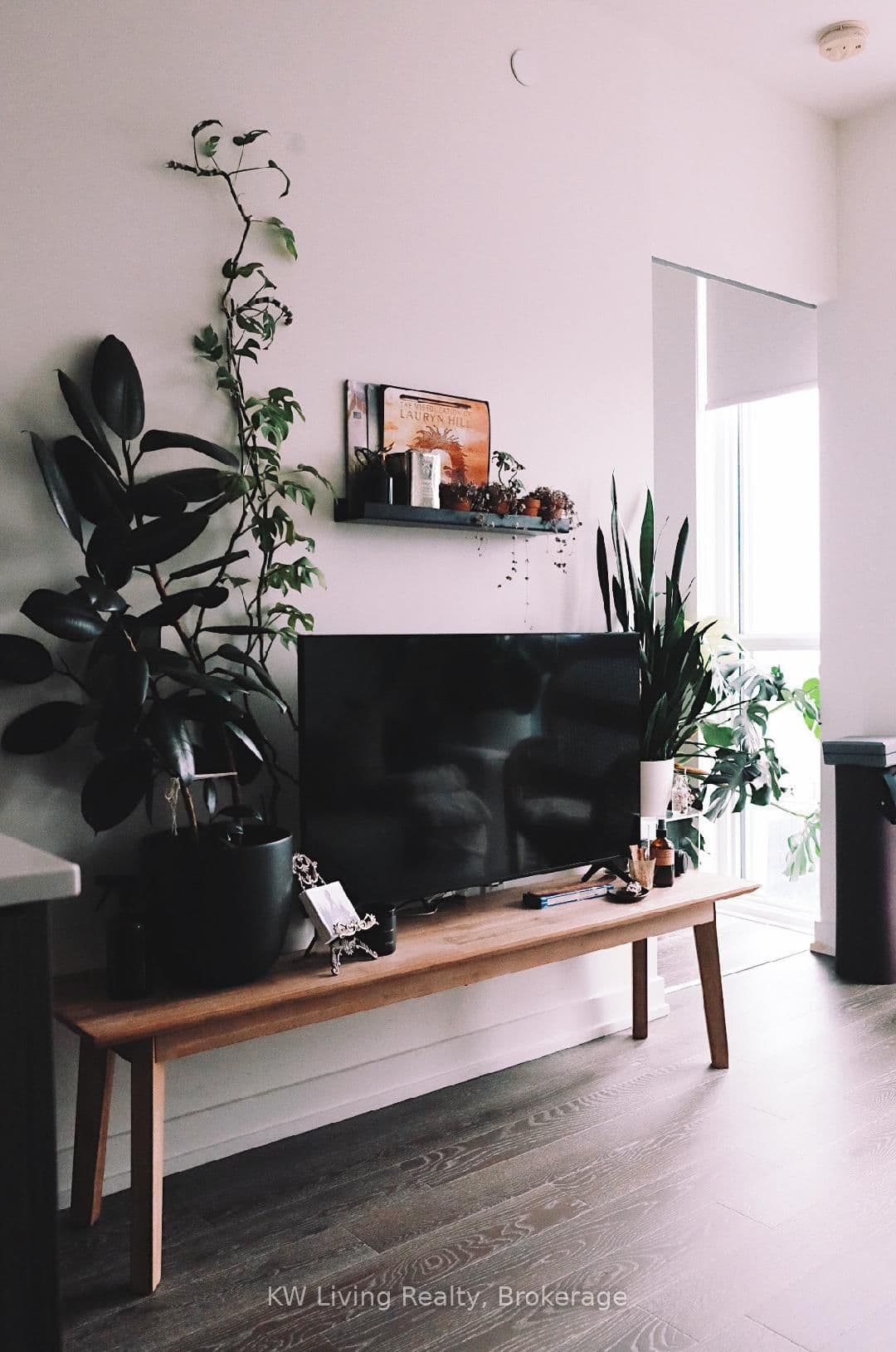 1 Yorkville Avenue, Unit 2804 thumbnail 17