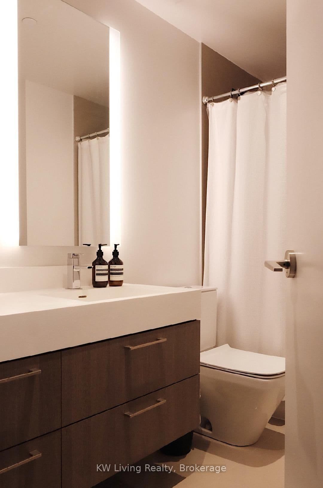 1 Yorkville Avenue, Unit 2804 thumbnail 19