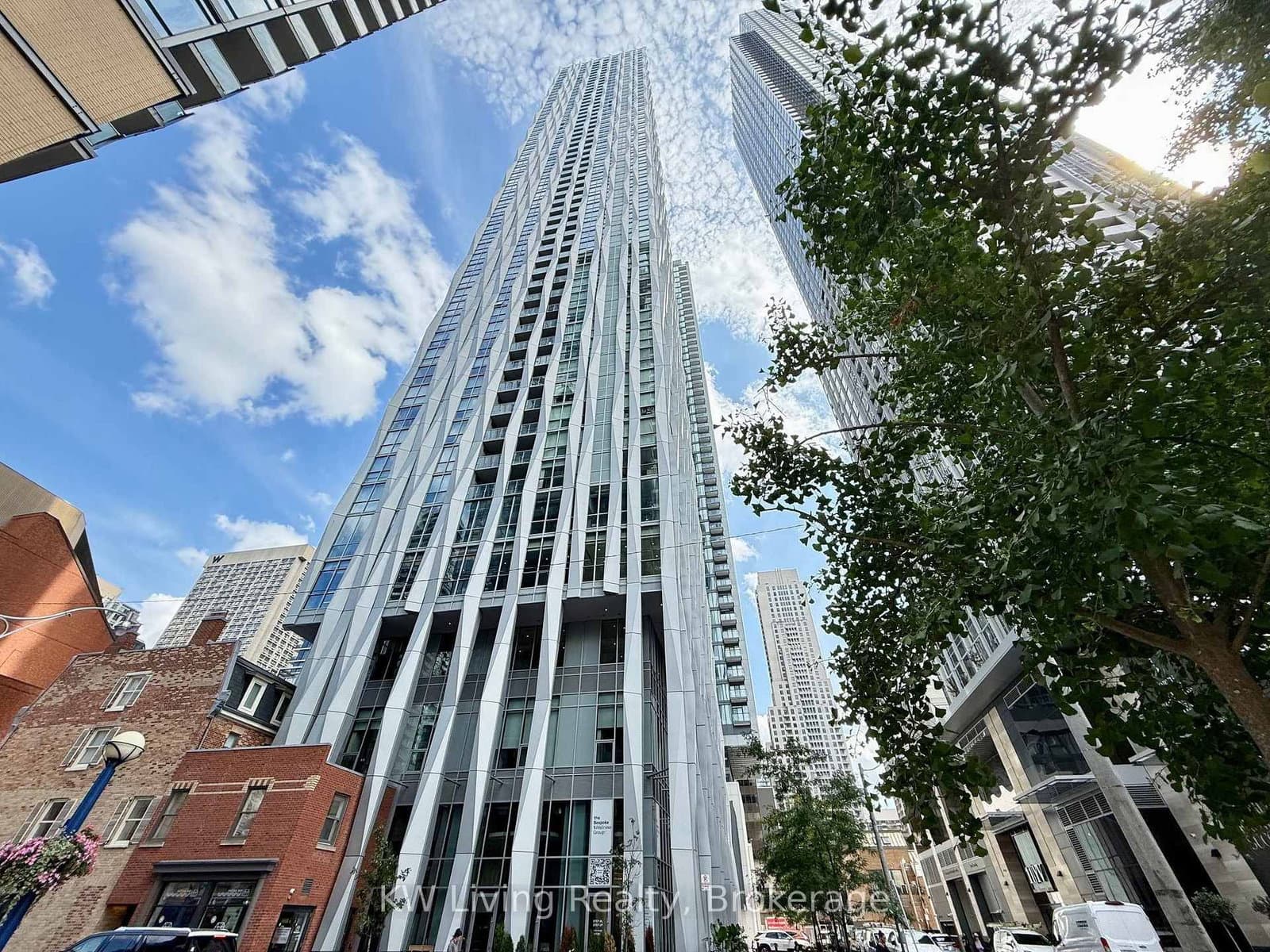 1 Yorkville Avenue, Unit 2804 thumbnail 2