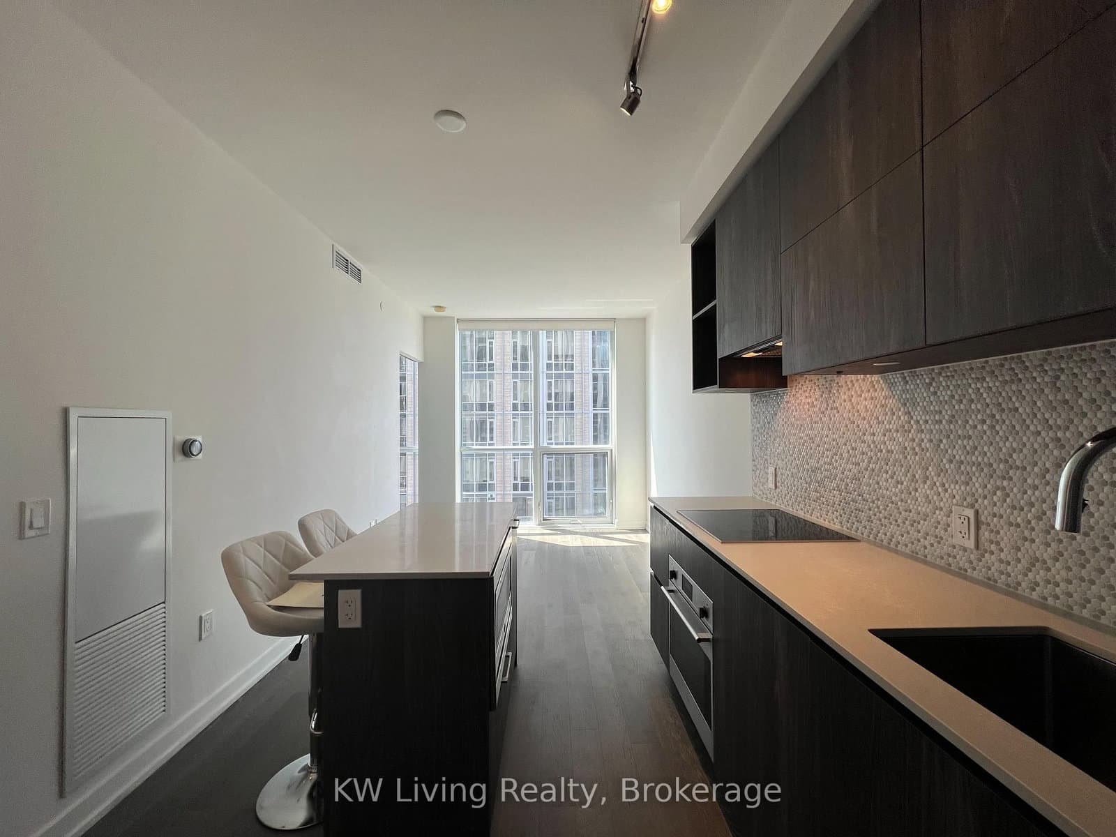 1 Yorkville Avenue, Unit 2804 thumbnail 32