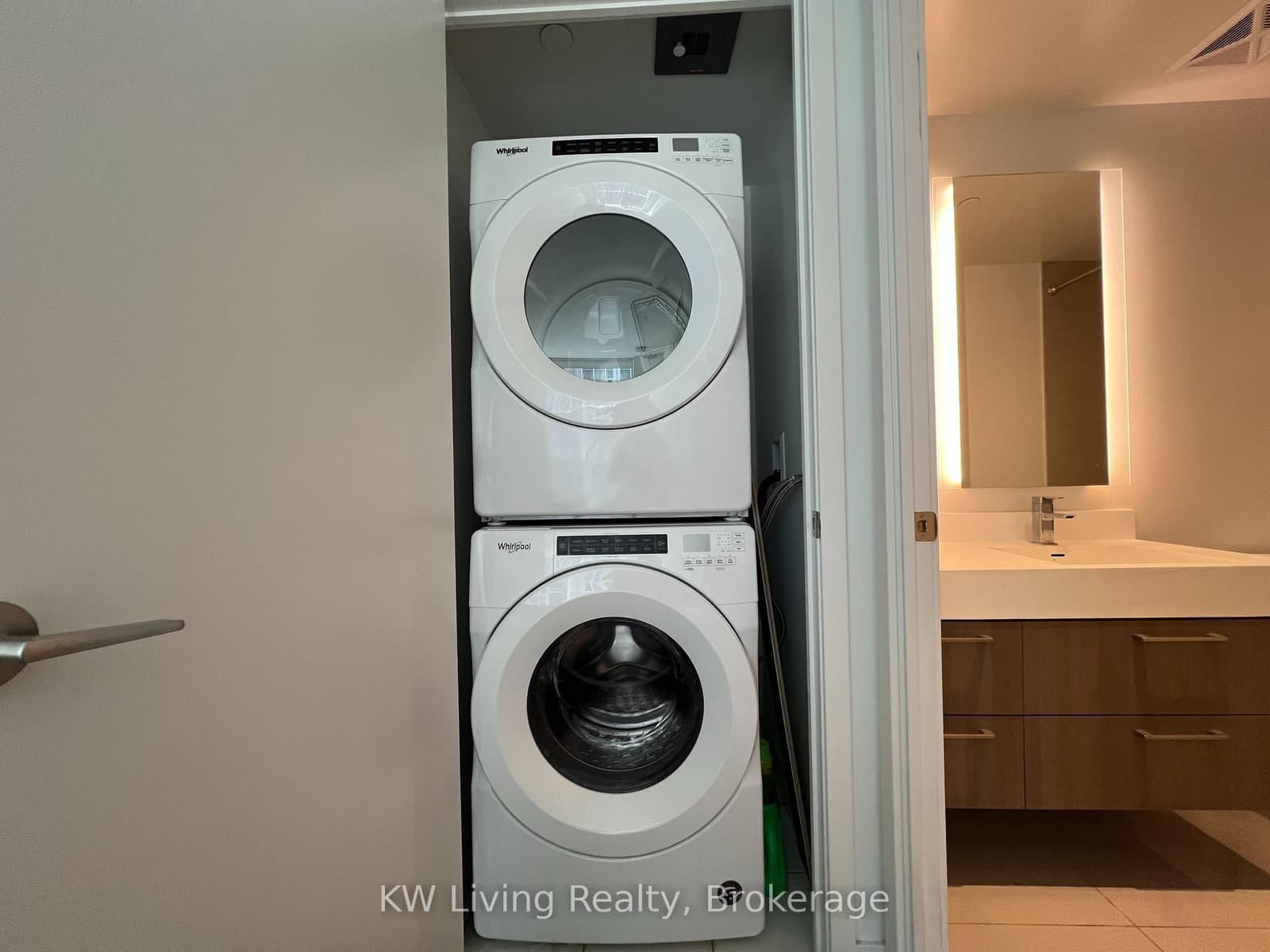 1 Yorkville Avenue, Unit 2804 thumbnail 36
