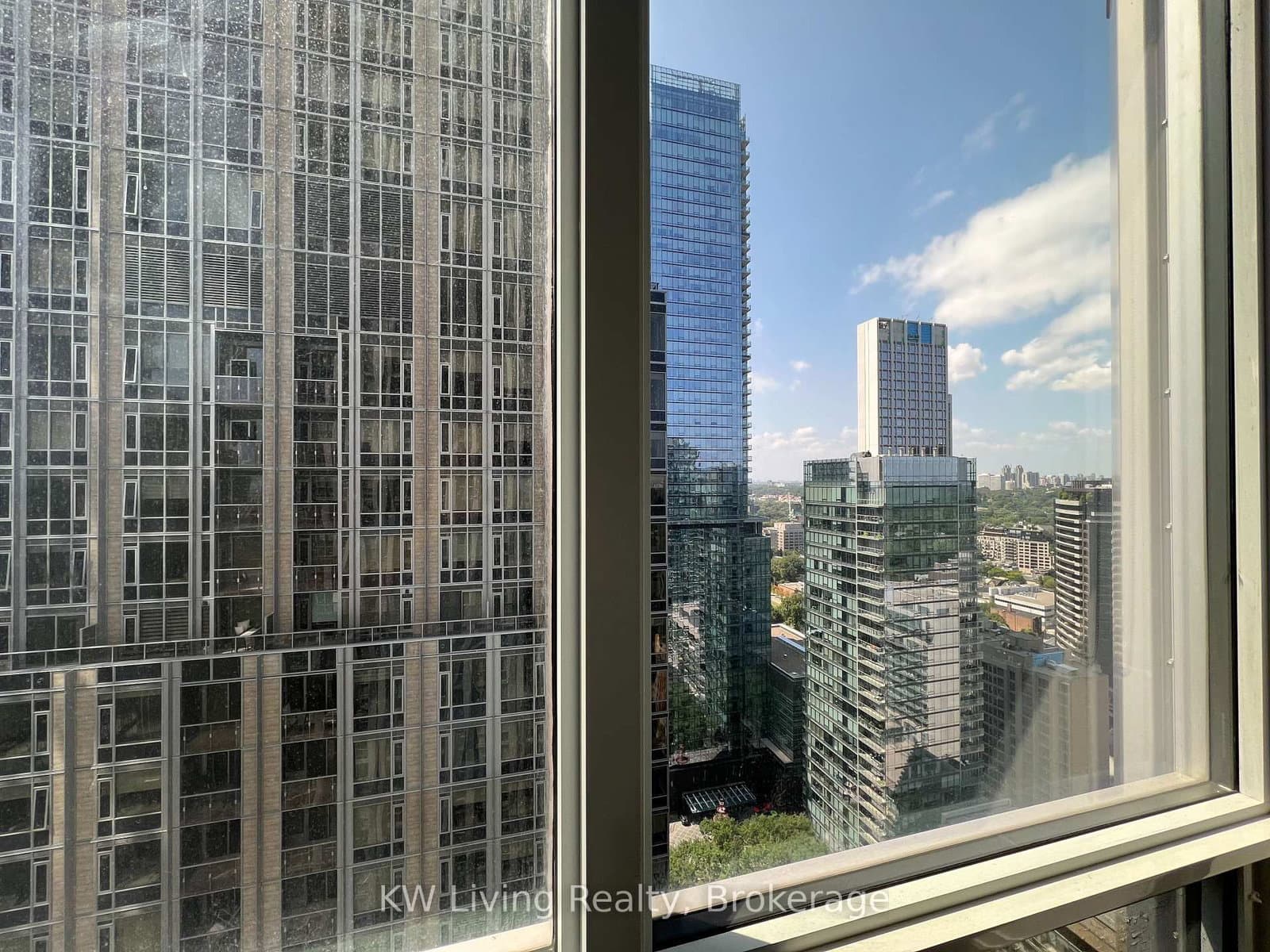 1 Yorkville Avenue, Unit 2804 thumbnail 37
