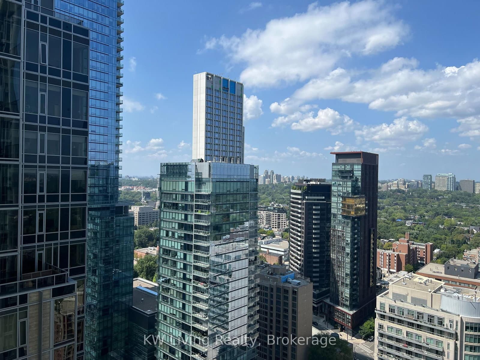 1 Yorkville Avenue, Unit 2804 thumbnail 38