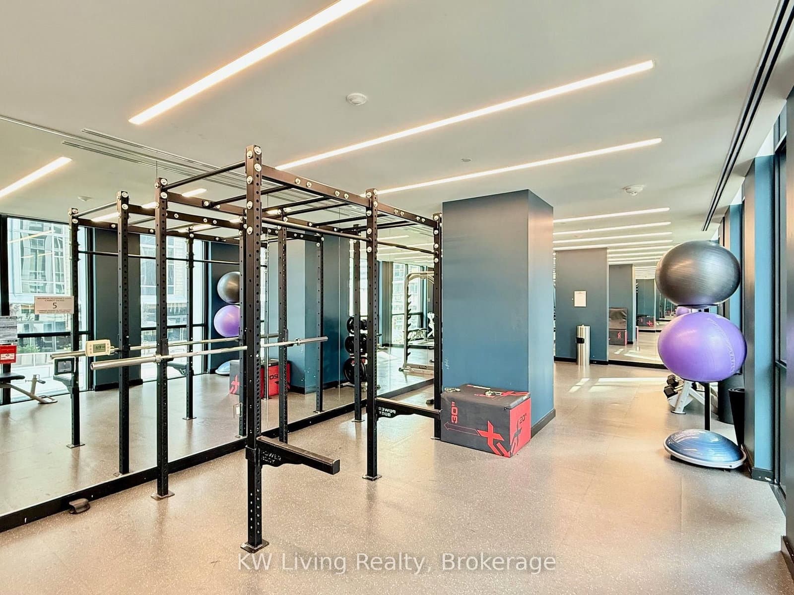 1 Yorkville Avenue, Unit 2804 thumbnail 4
