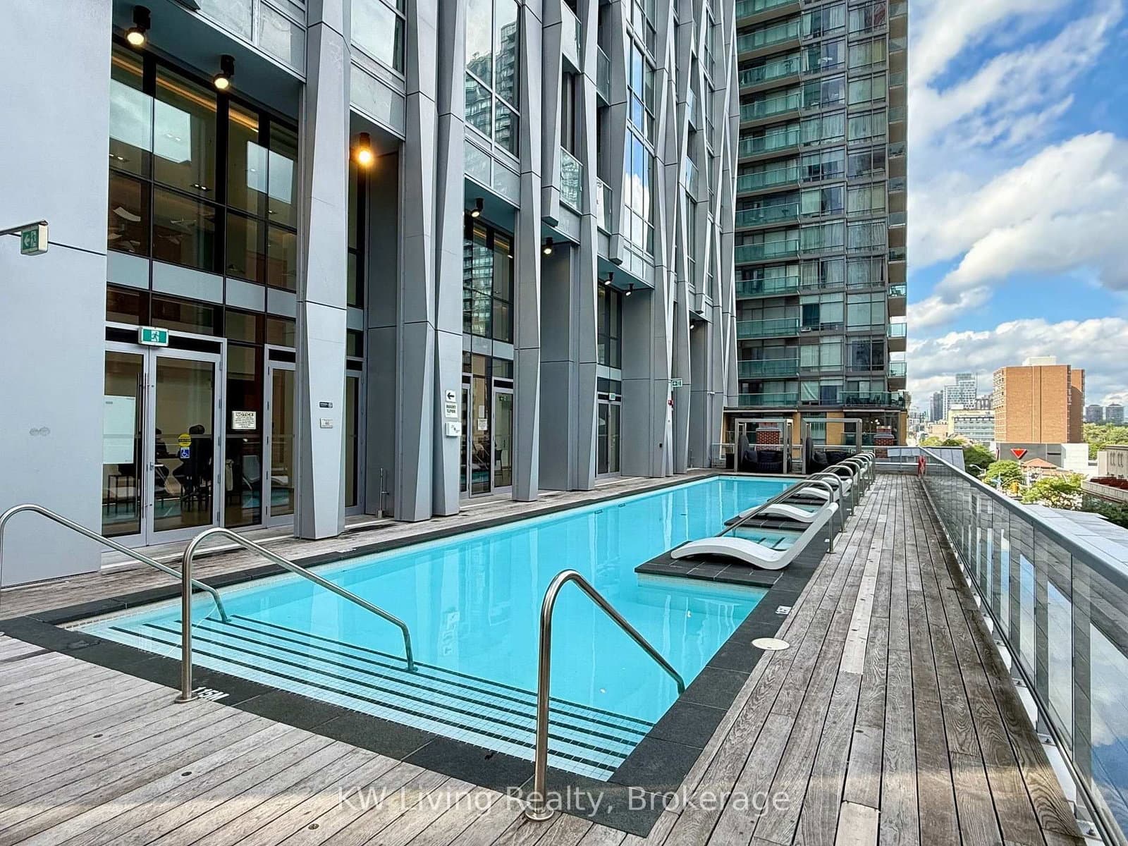 1 Yorkville Avenue, Unit 2804 thumbnail 7