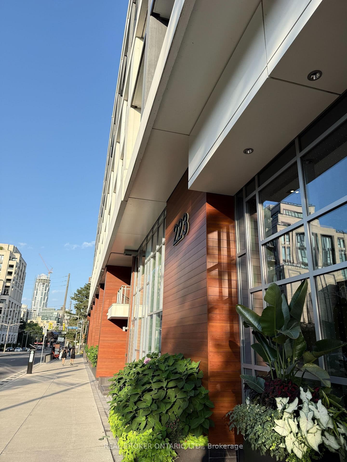 223 St. Clair Avenue W, Unit 713 thumbnail 8