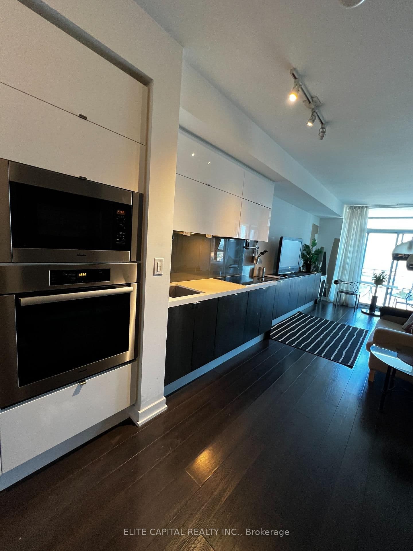 21 Iceboat Terrace, Unit 3610 thumbnail 4