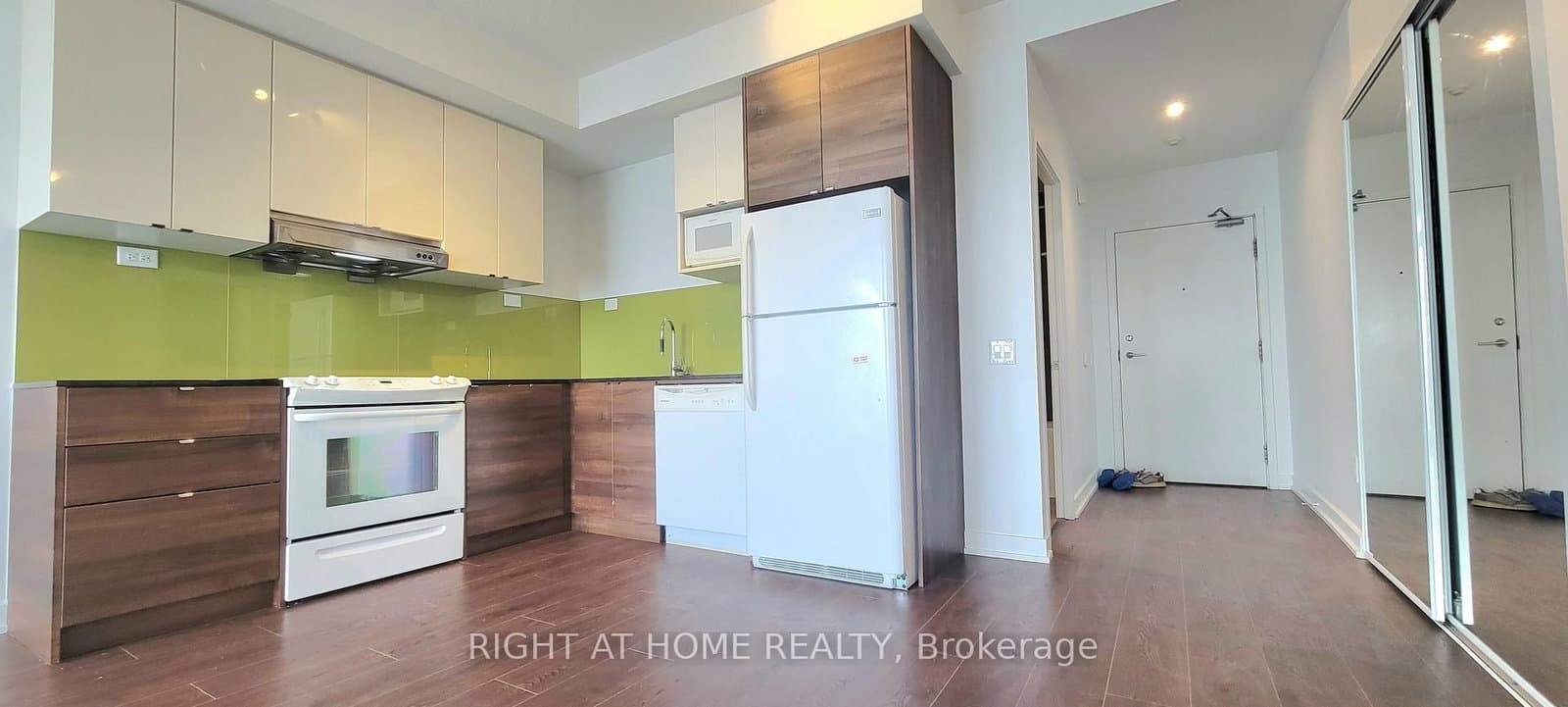 121 McMahon Drive, Unit 2703 thumbnail 6