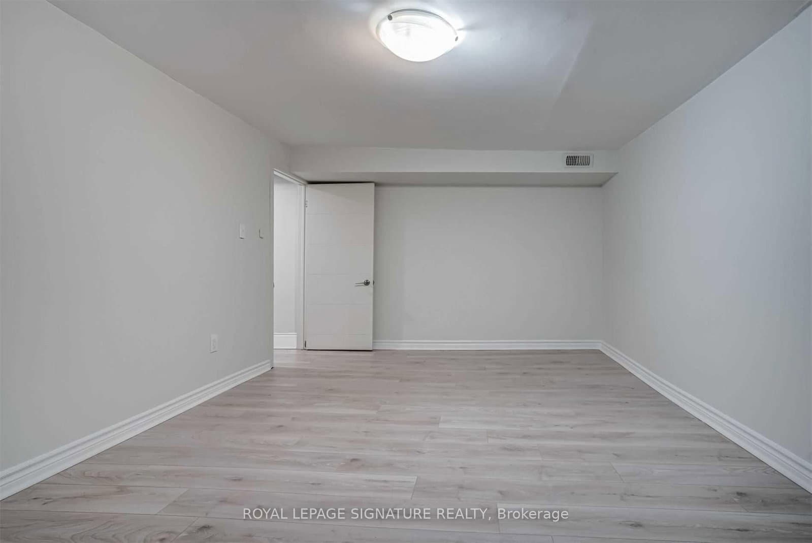 604A Queen Street W thumbnail 10