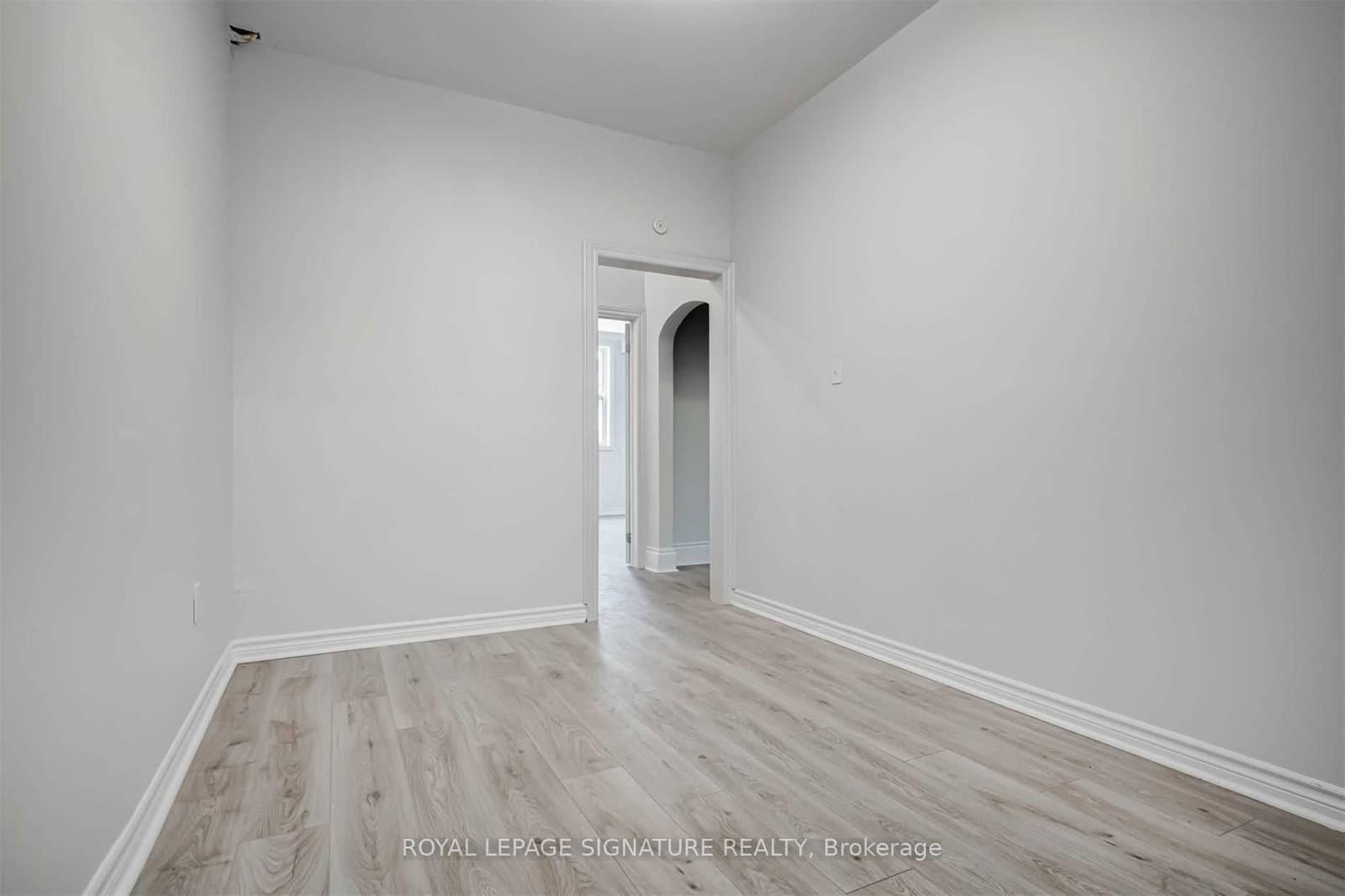 604A Queen Street W thumbnail 12