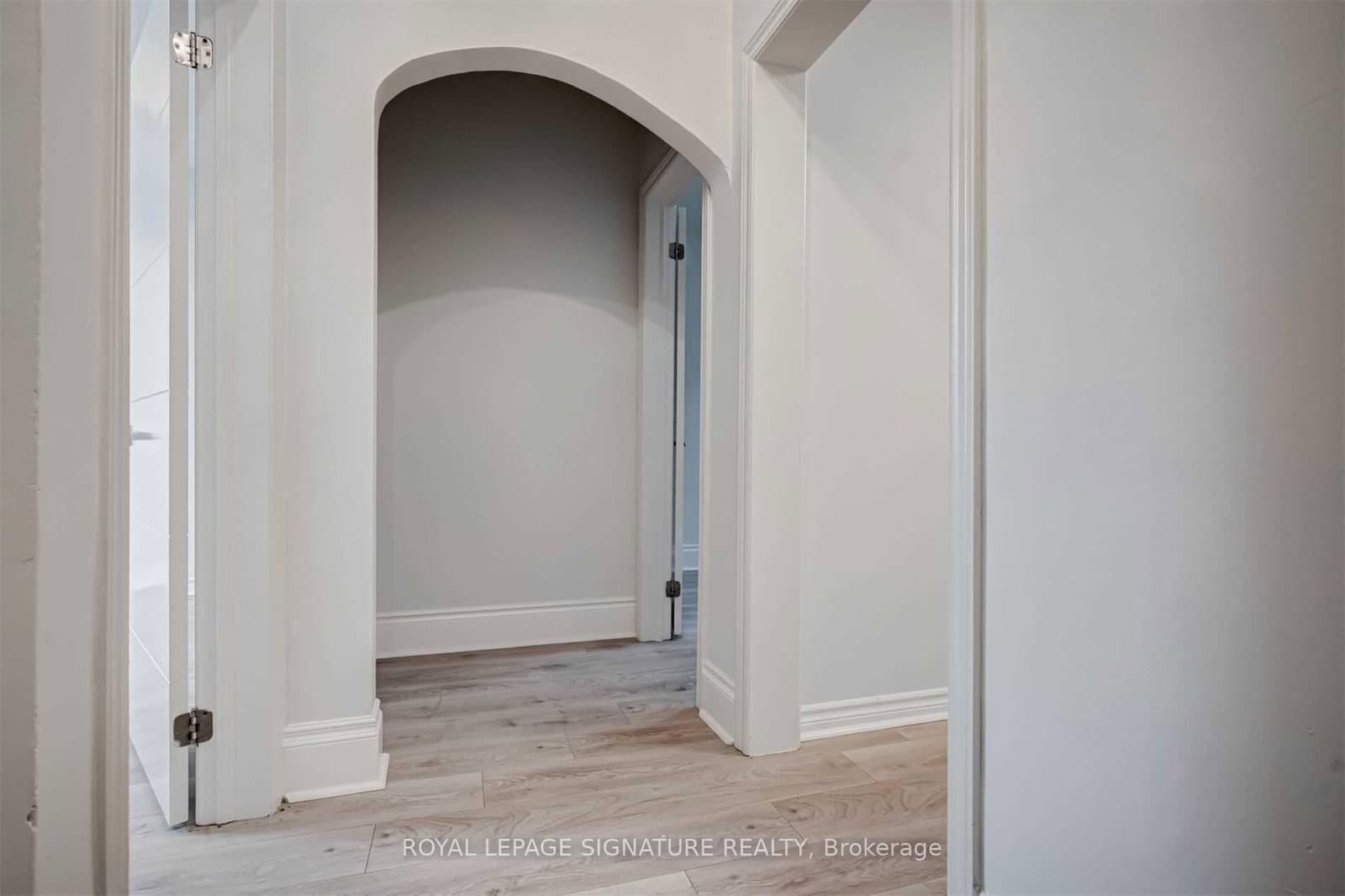 604A Queen Street W thumbnail 14